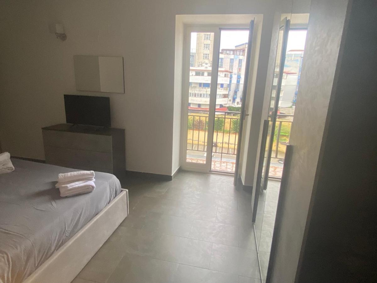 Apartment Tre Regine เนเปิลส์ ภายนอก รูปภาพ